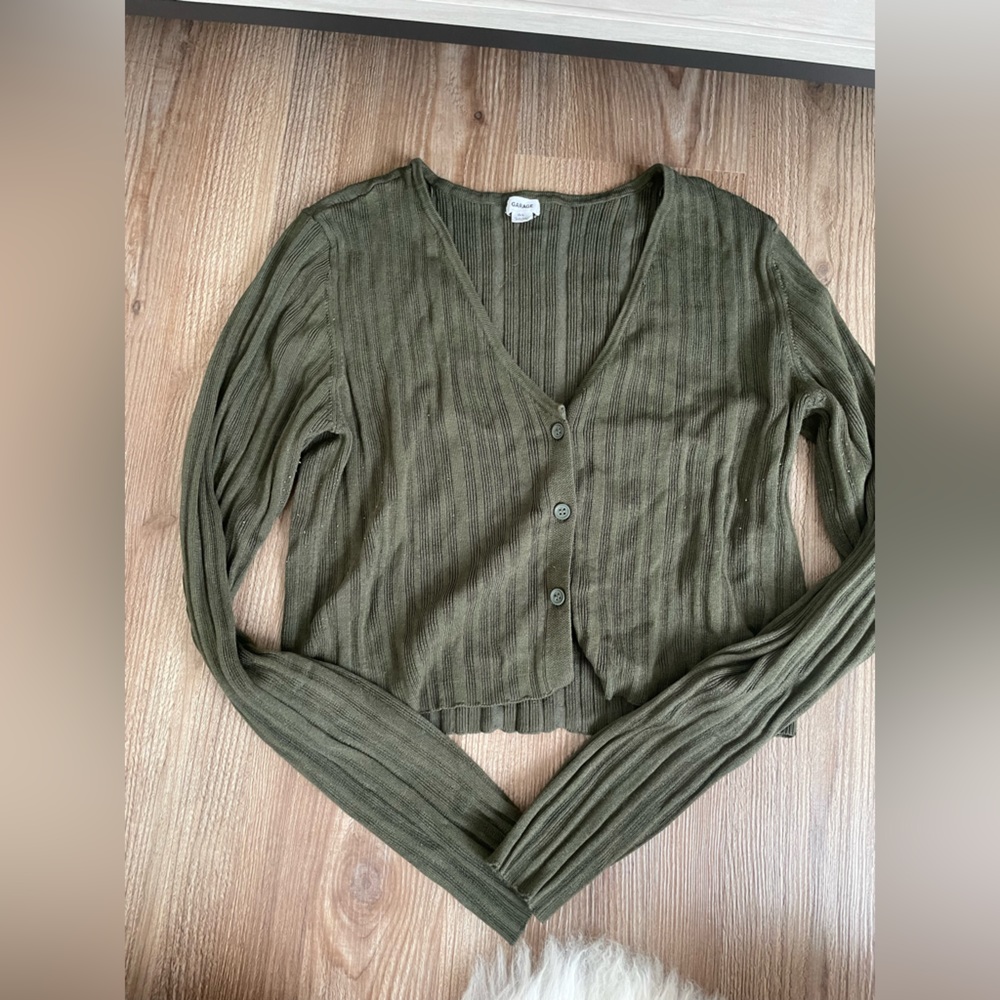 Garage green cropped button up